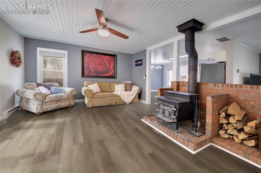Image 10 of 45: Living Room