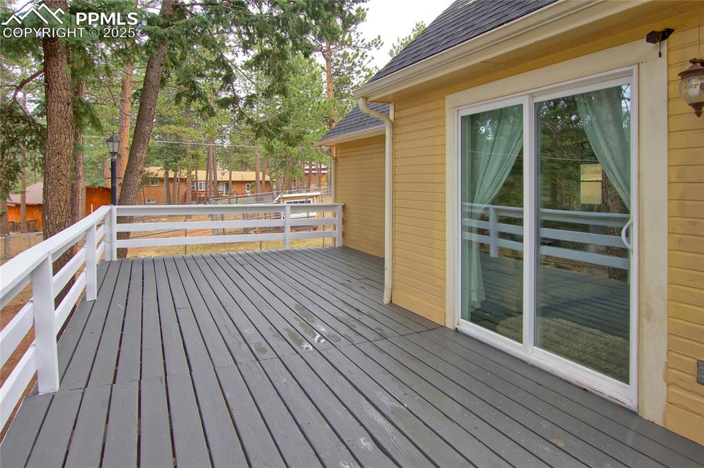 Image 29 of 45: Deck