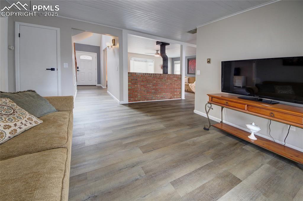 Image 3 of 45: Family Room