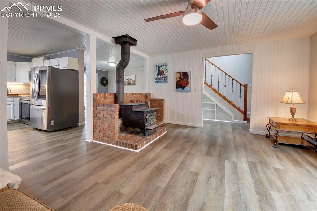 Image 9 of 45: Living Room