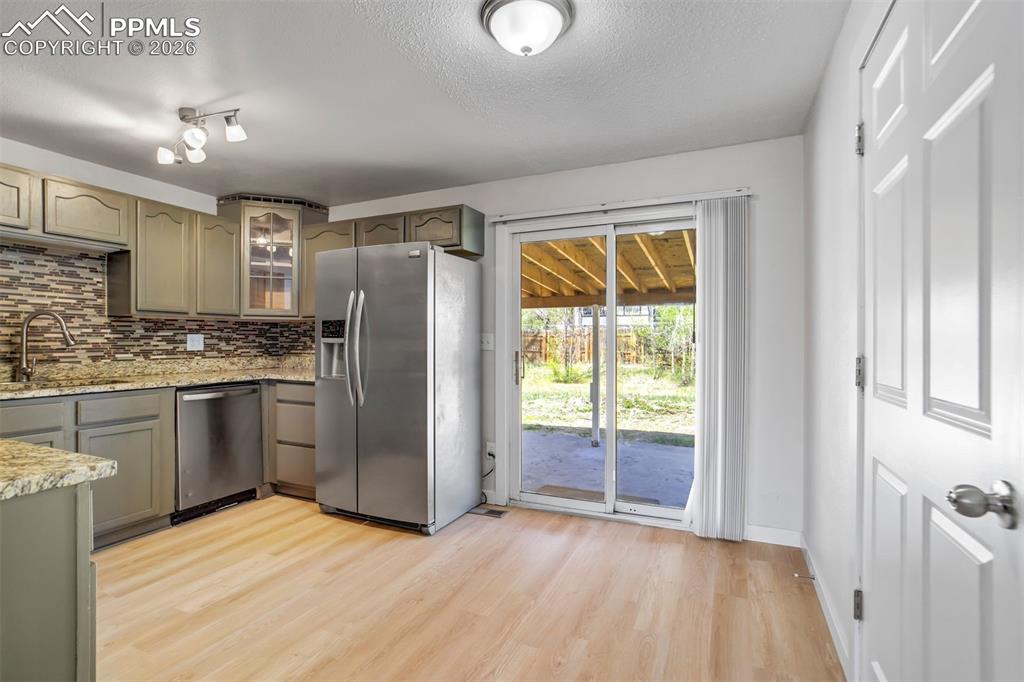 Image 13 of 49: Dining Room