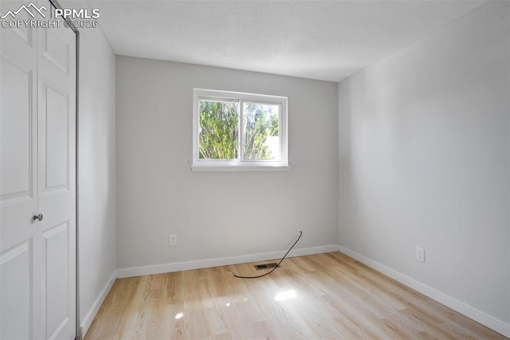 Image 25 of 49: Bedroom