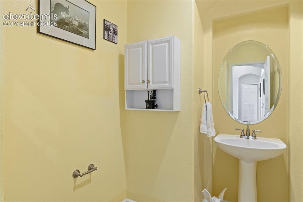 Image 8 of 50: Entry