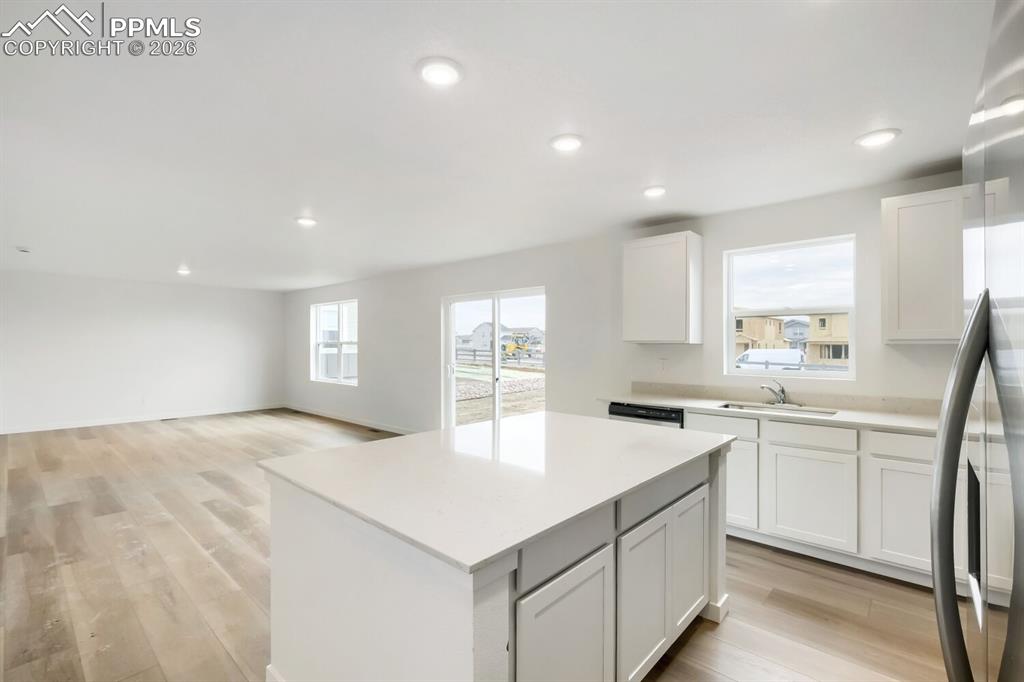 Image 5 of 13: Kitchen