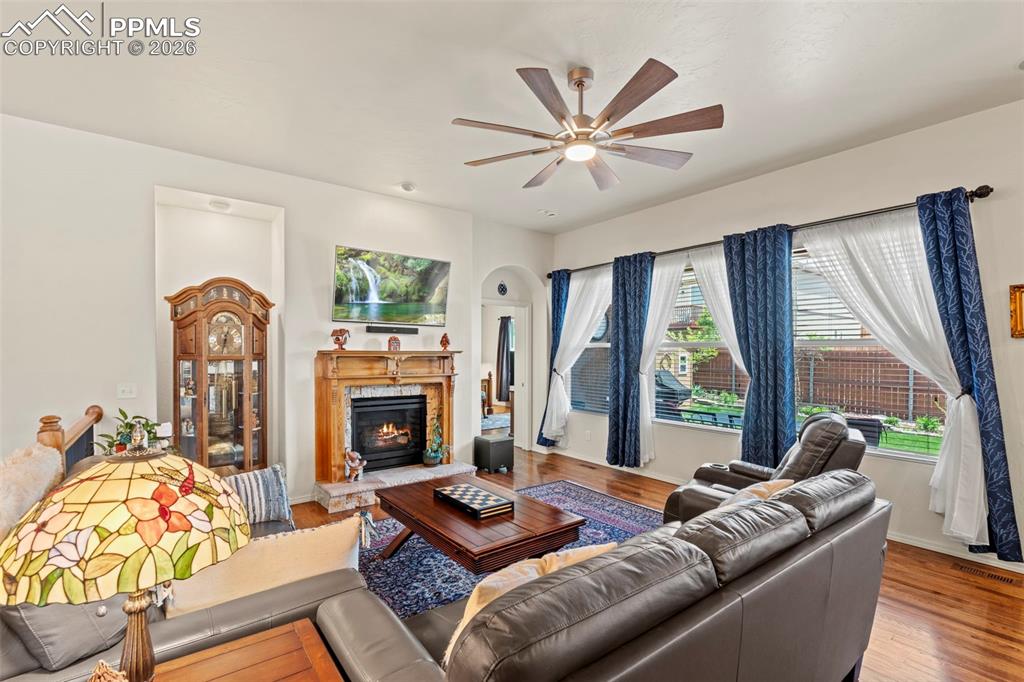 Image 13 of 42: Living Room