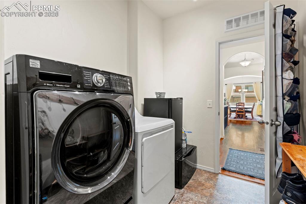 Image 20 of 42: Laundry