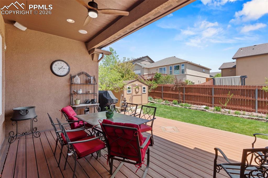 Image 36 of 42: Deck