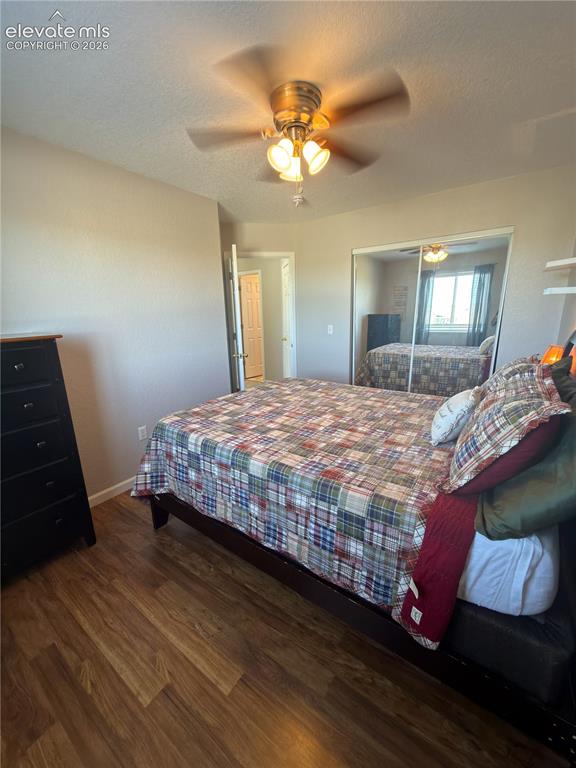 Image 12 of 30: Bedroom