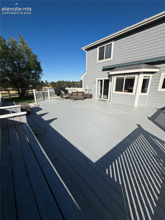 Image 2 of 30: Deck