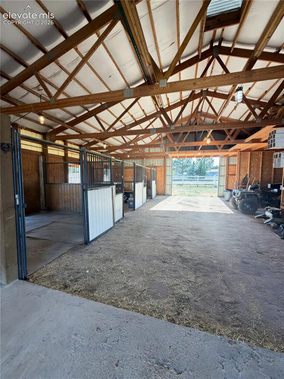Image 7 of 30: Stable