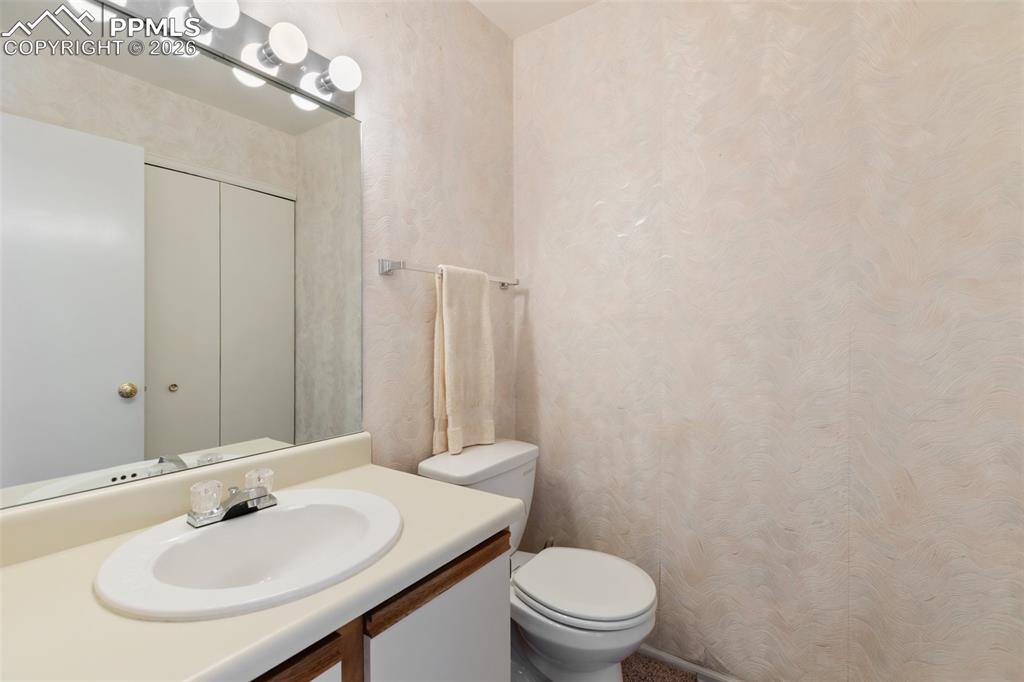 Image 14 of 32: Living Room