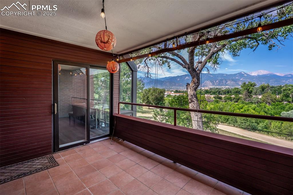 Image 19 of 49: Balcony