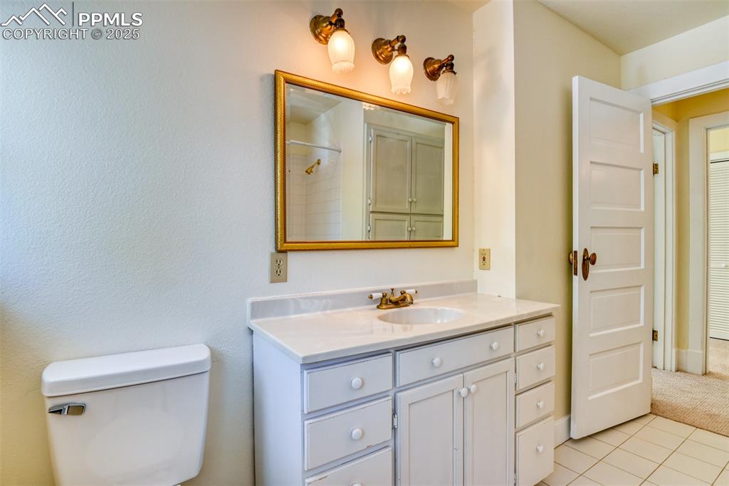 Image 41 of 46: Bathroom