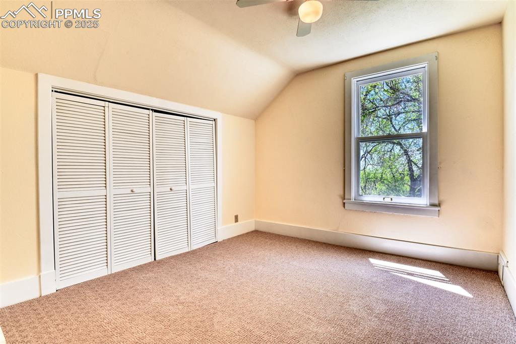 Image 42 of 46: Bedroom