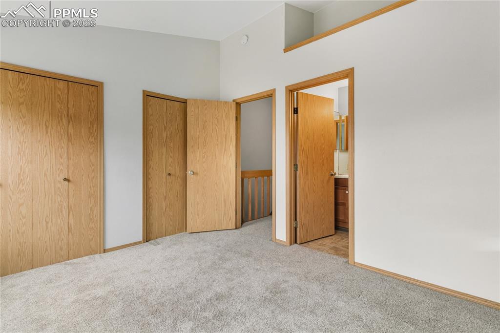 Image 22 of 31: Bedroom