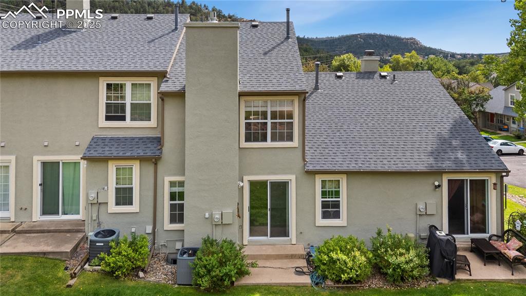 Image 26 of 31: Back of Structure