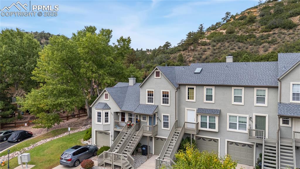 Image 3 of 31: Front of Structure