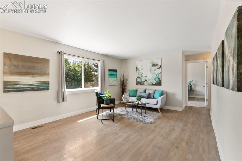 Image 4 of 39: Sitting Room