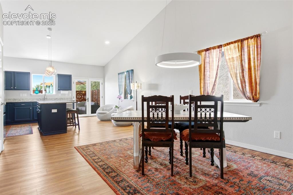 Image 7 of 49: Dining Area