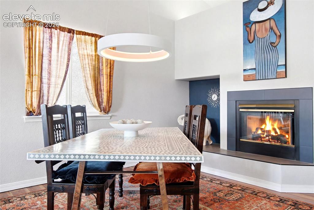Image 9 of 49: Dining Area