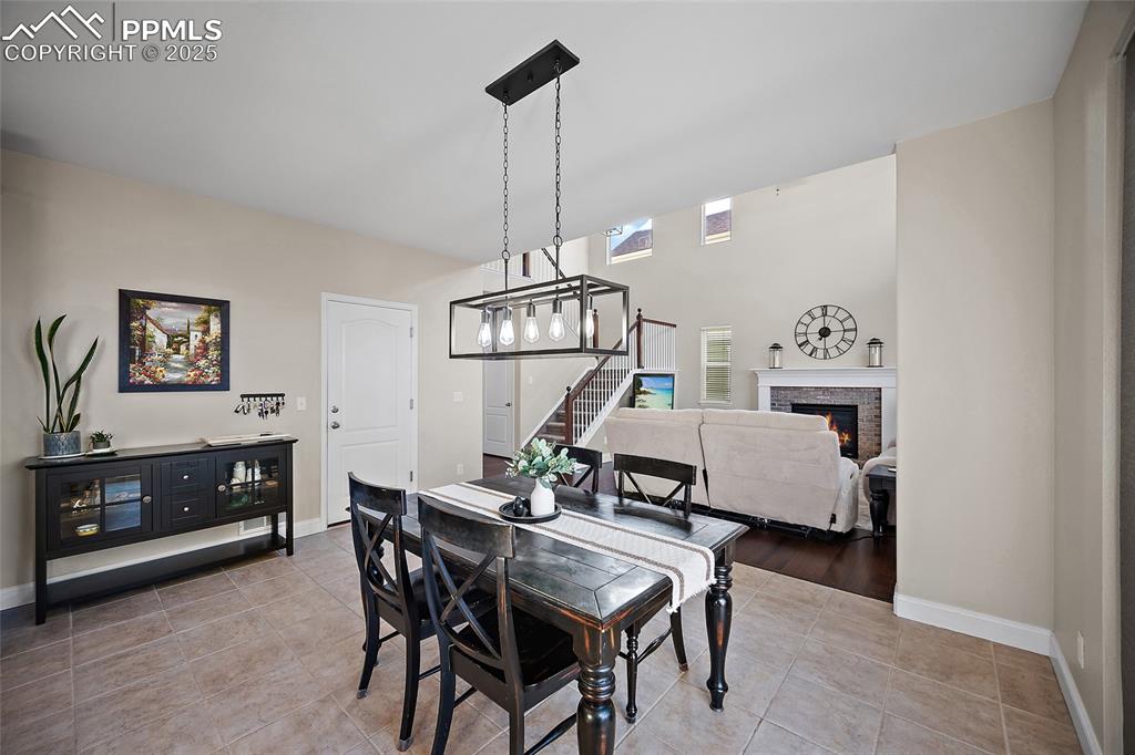 Image 13 of 50: Dining Area