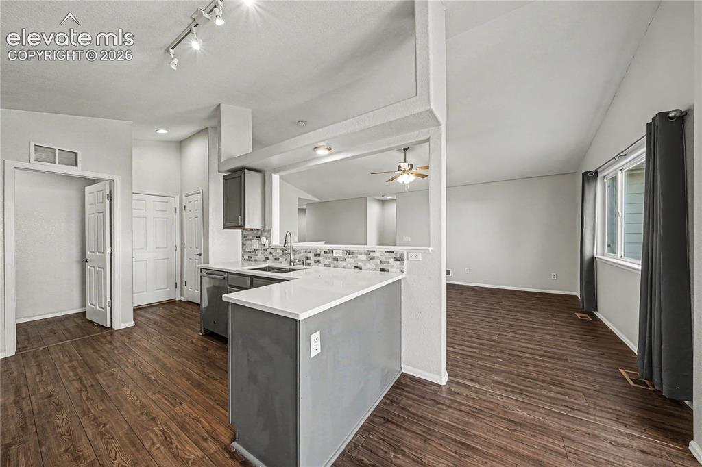 Image 8 of 19: Kitchen