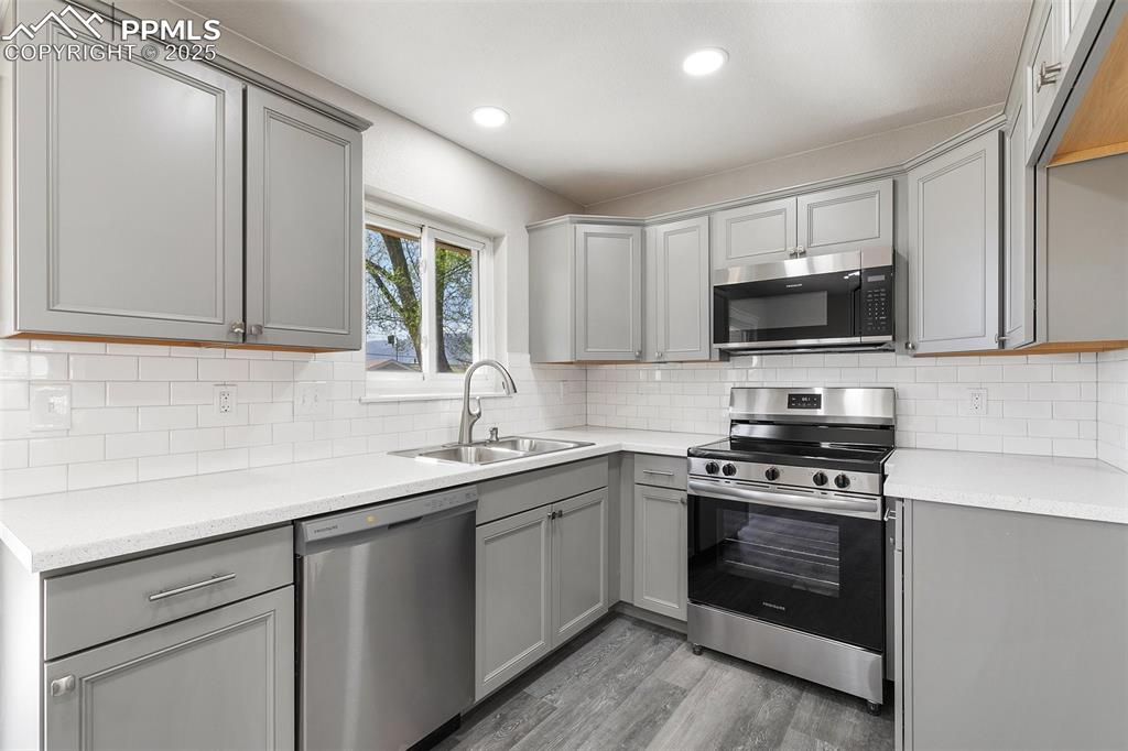 Image 12 of 29: Kitchen