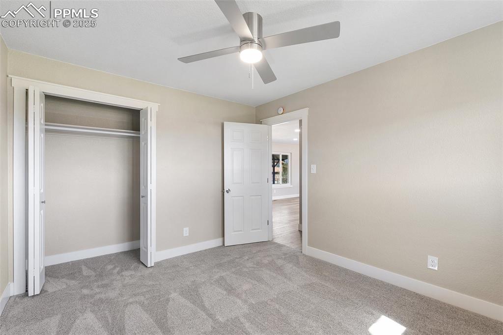 Image 17 of 29: Bedroom