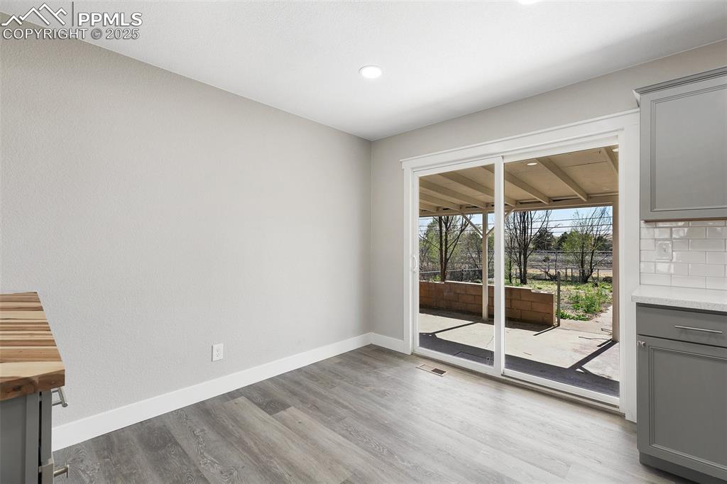 Image 9 of 29: Dining Area