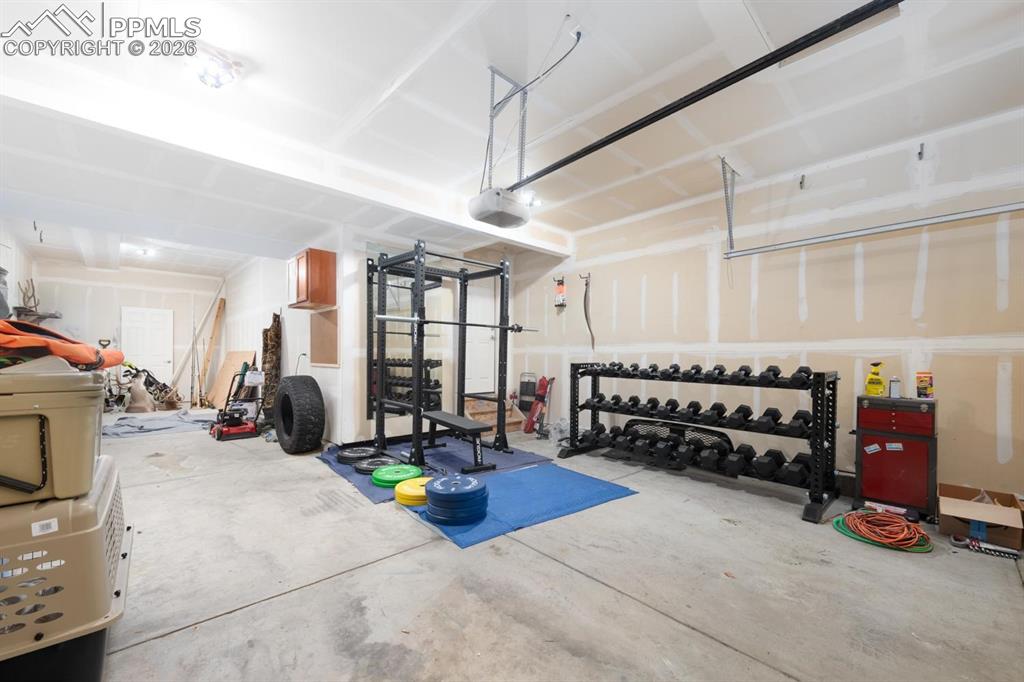 Image 29 of 43: 3 car garage