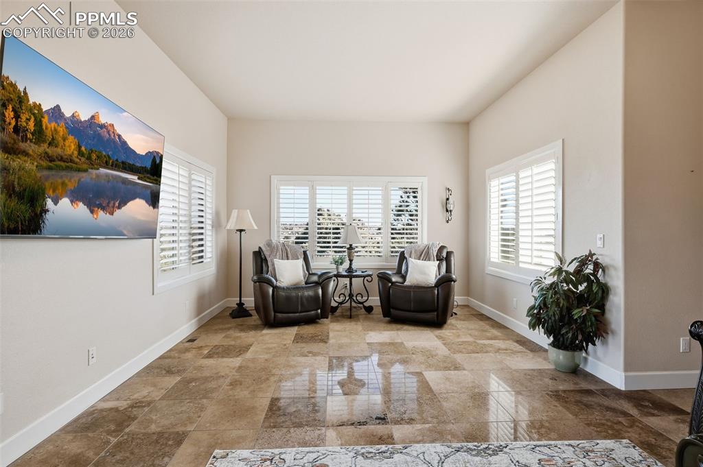 Image 22 of 50: Sitting Room