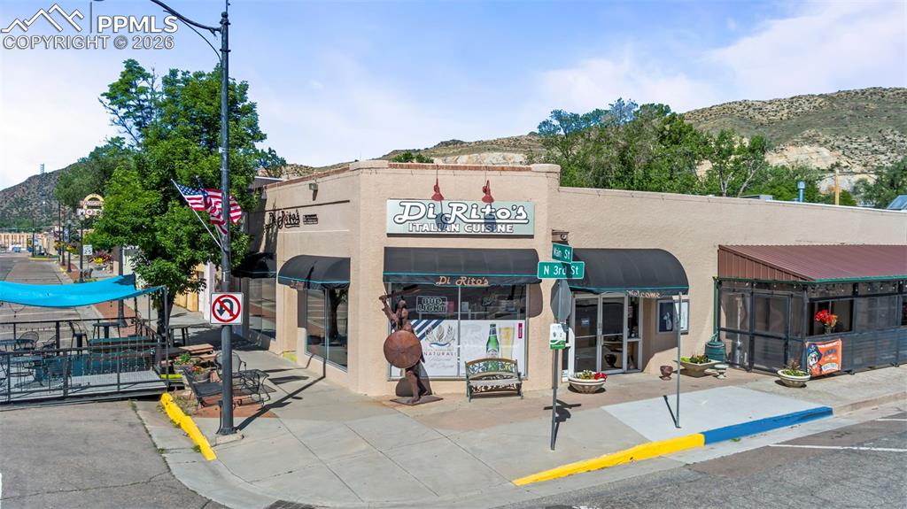 Image 11 of 41: Front of Structure