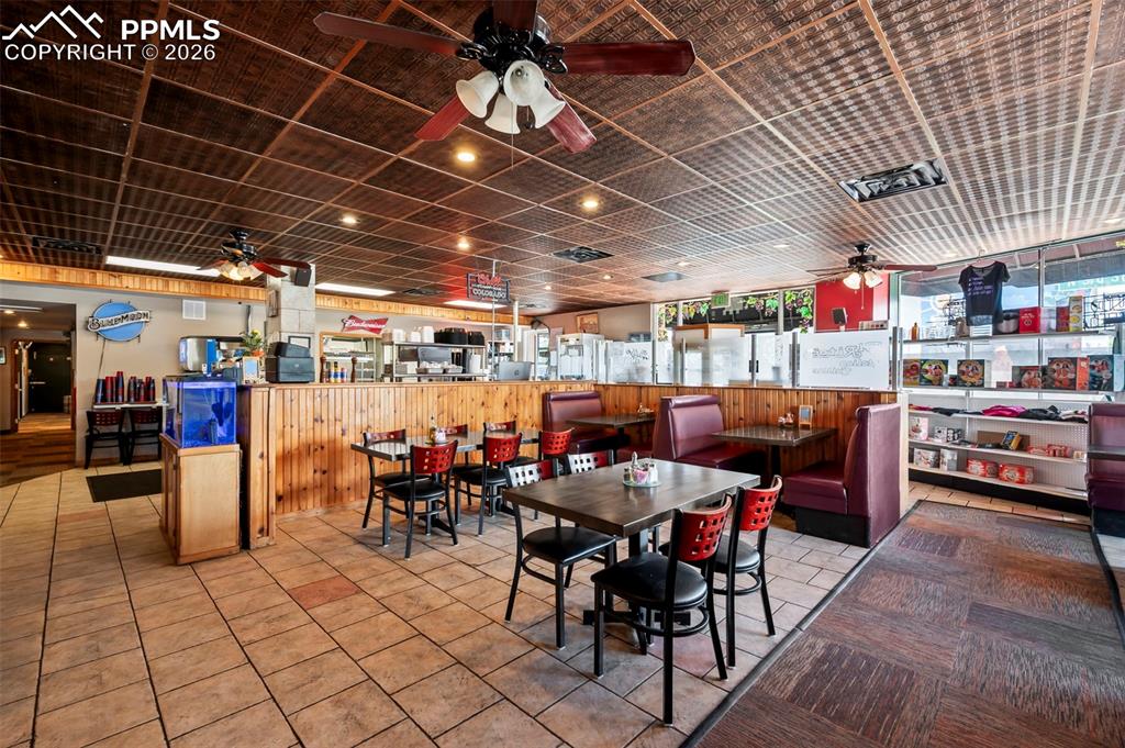 Image 14 of 41: Dining Area