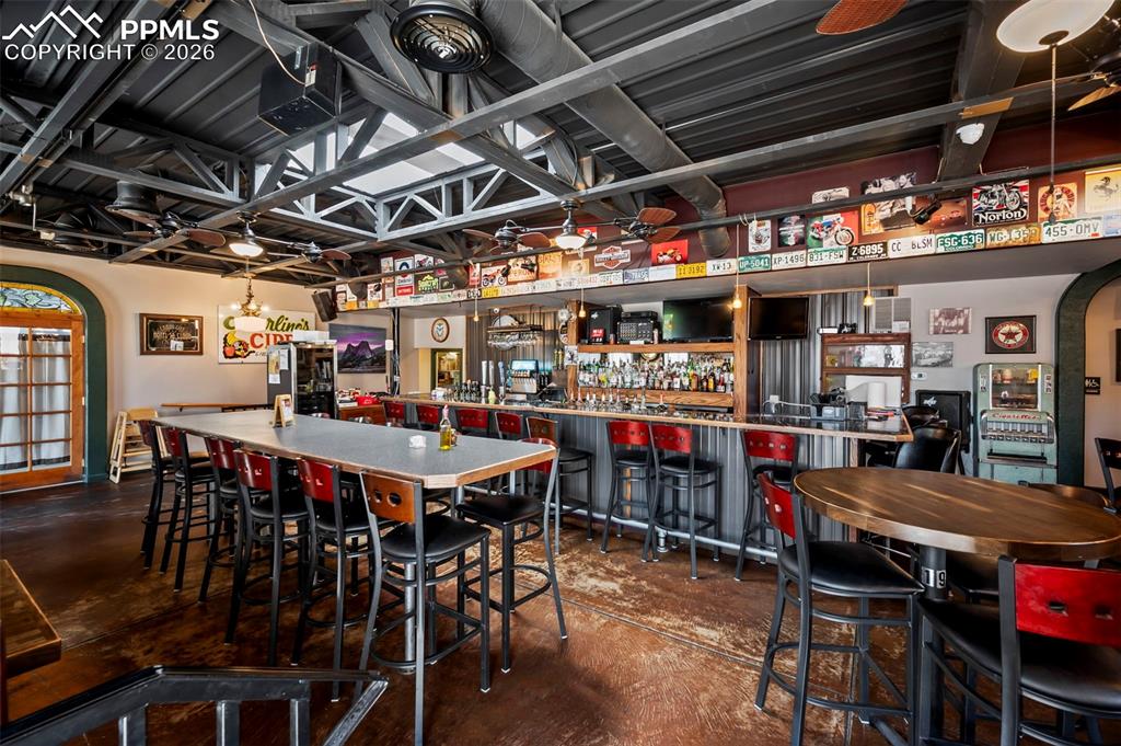 Image 22 of 41: Dining Area