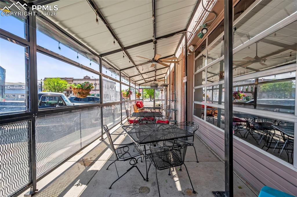 Image 34 of 41: Sun Room