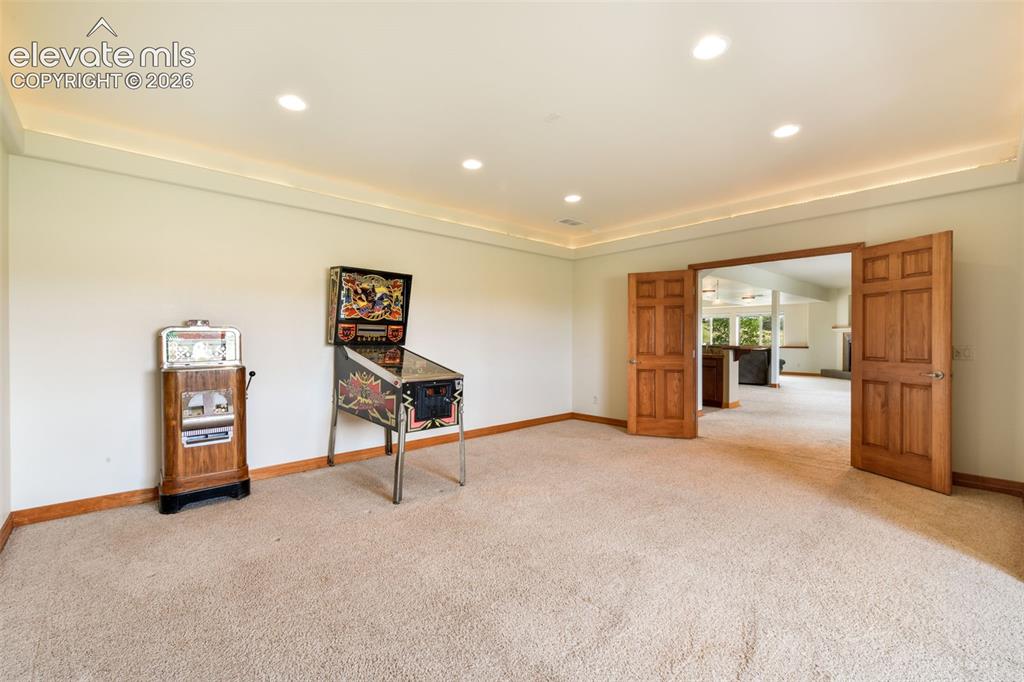 Image 36 of 50: Recreation Room