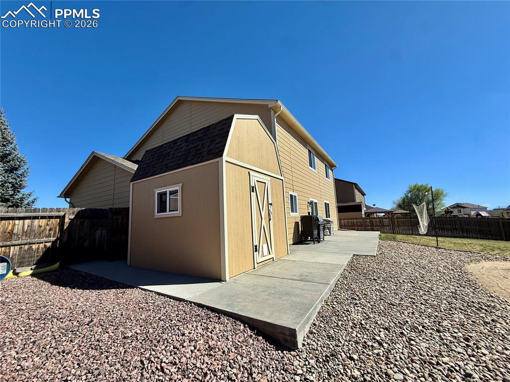 Image 25 of 30: Side of Structure