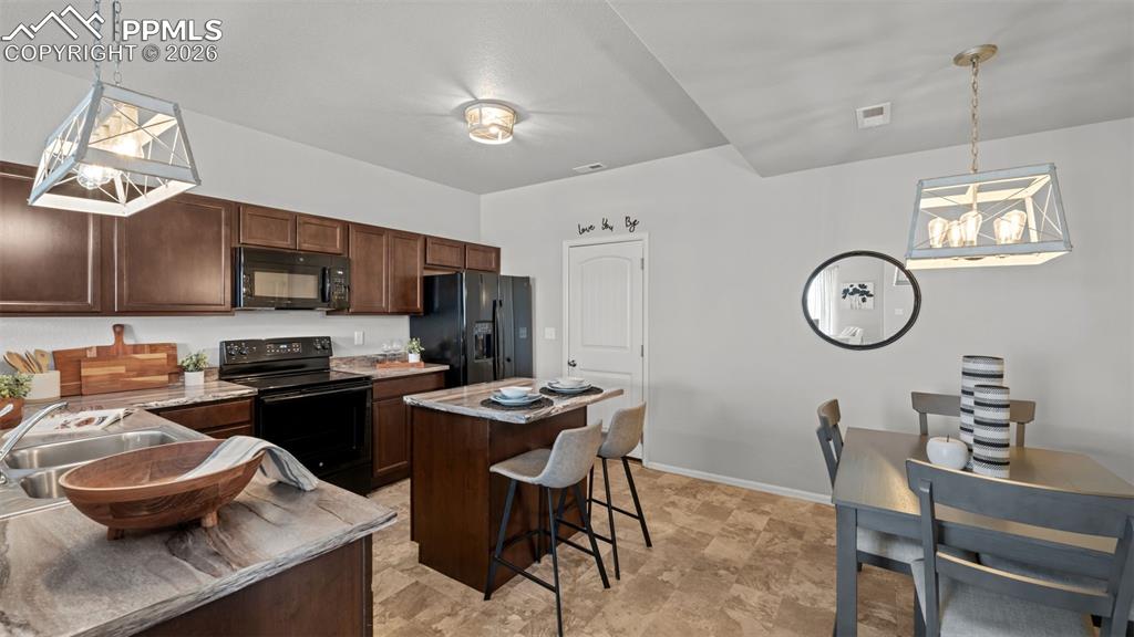 Image 11 of 43: Kitchen