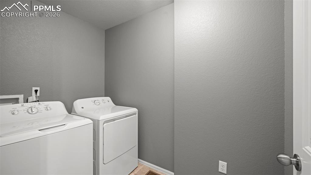 Image 27 of 43: Laundry