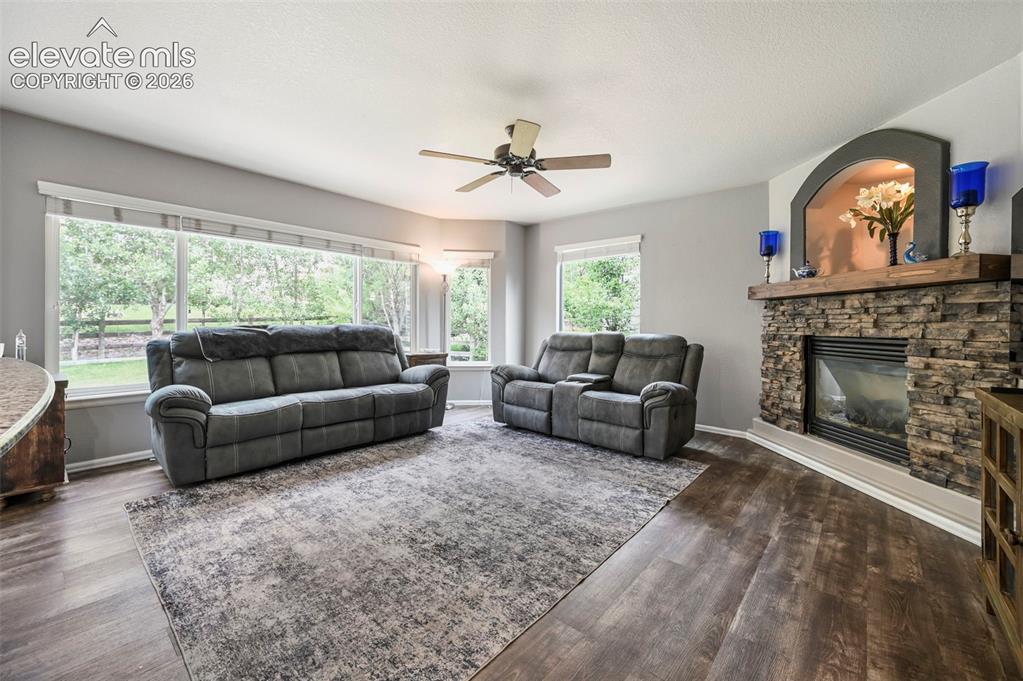 Image 14 of 39: Living Room
