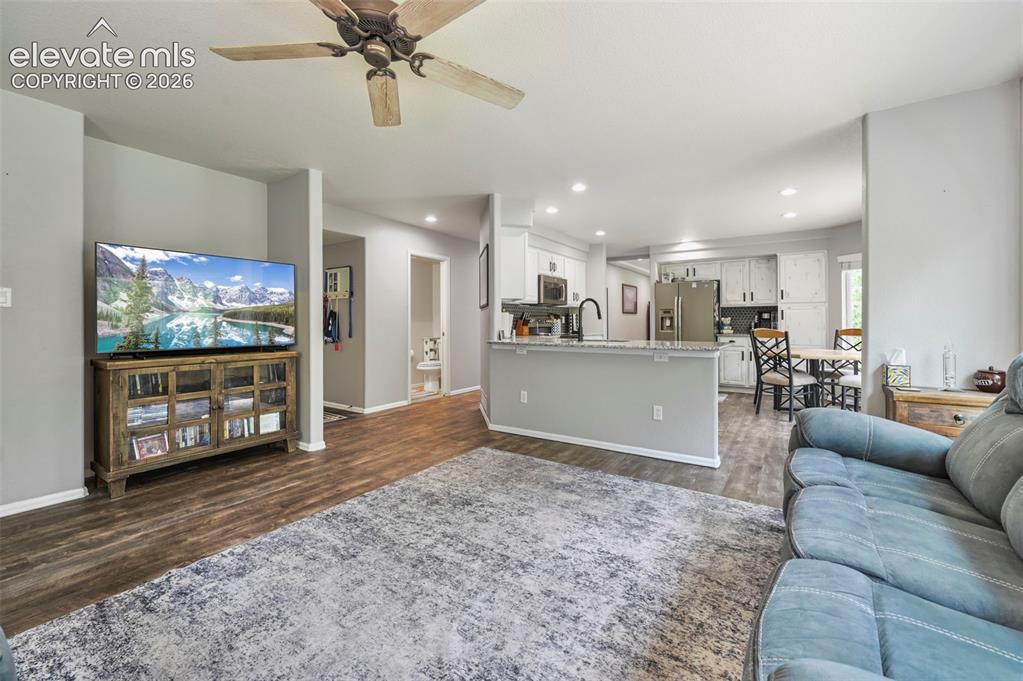 Image 16 of 39: Living Room