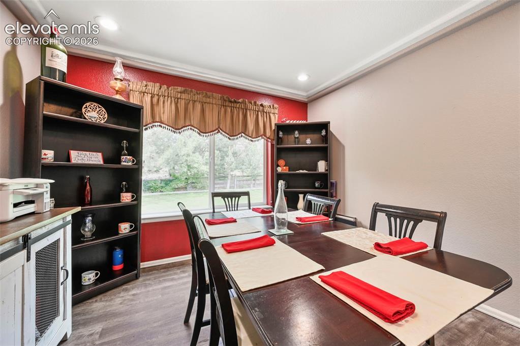 Image 8 of 39: Dining Area