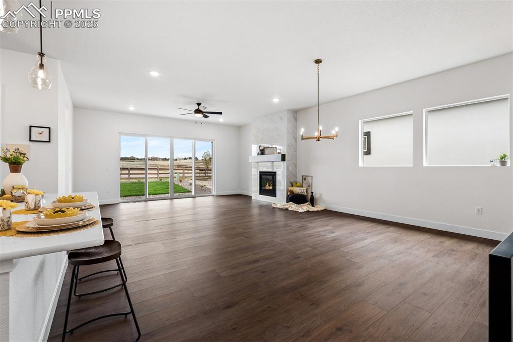 Image 14 of 40: Living Room