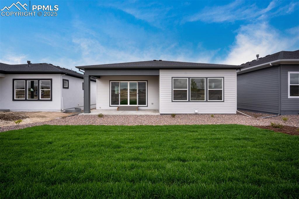 Image 39 of 40: Back of Structure