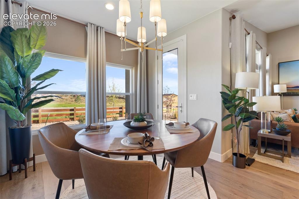 Image 19 of 50: Dining Area