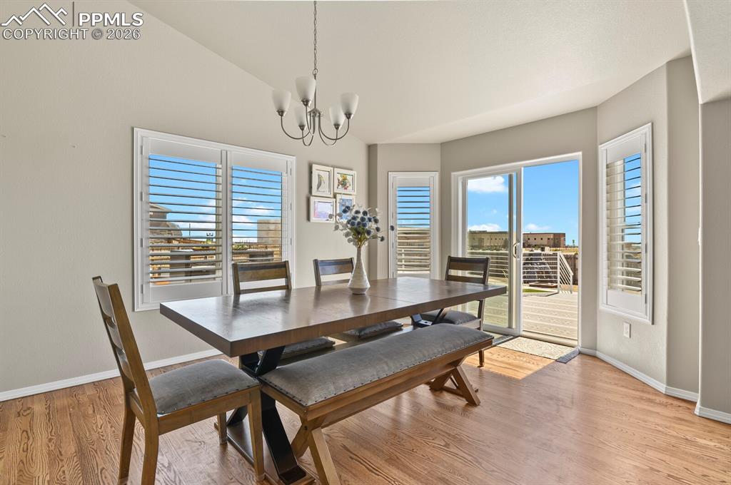 Image 23 of 49: Dining Area