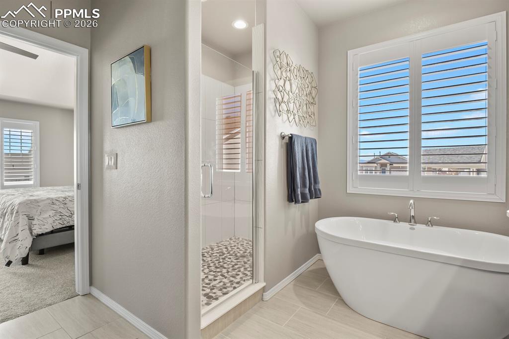 Image 27 of 49: Bathroom