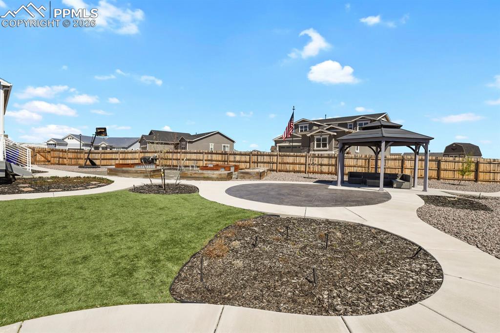 Image 49 of 49: Yard