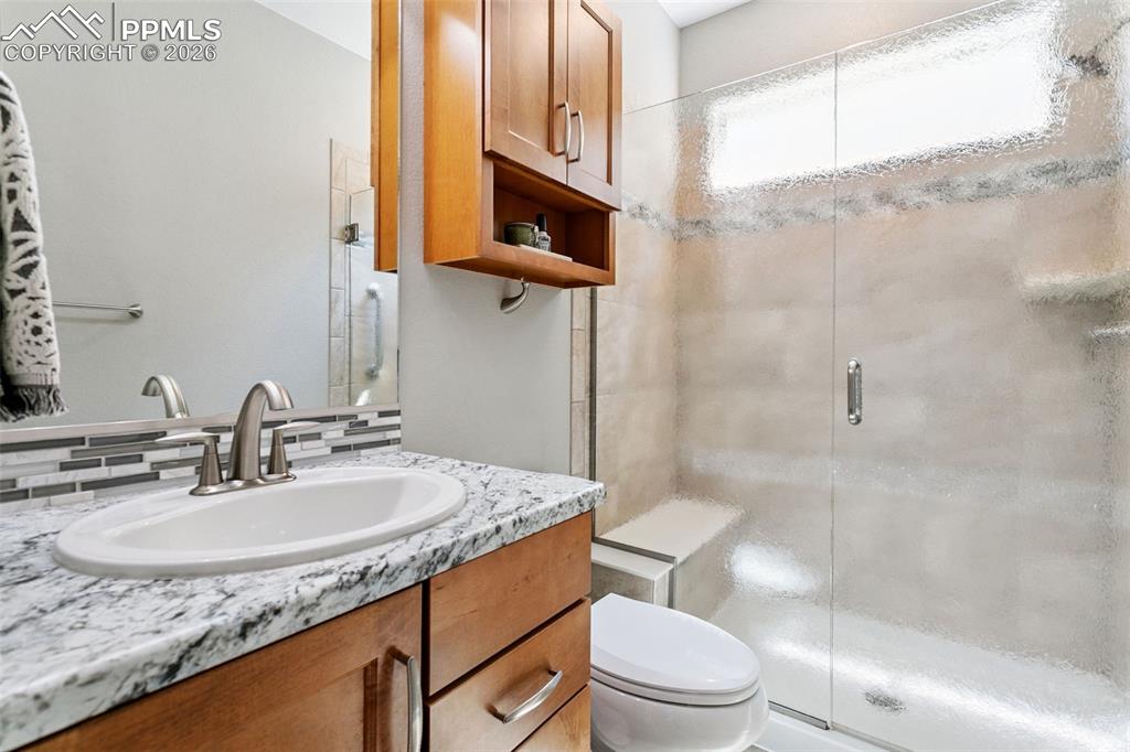 Image 31 of 50: A fantastic Bathroom by the Office