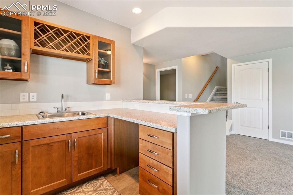 Image 36 of 50: Fabulous Wet Bar in the Family Room